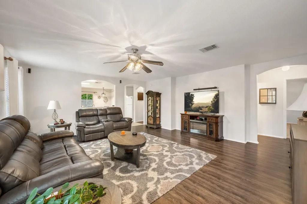 2103 Garrison Drive Leander TX 78641