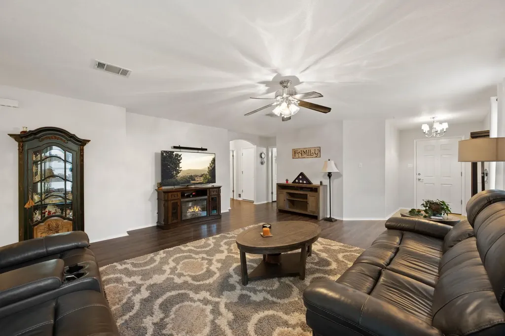 2103 Garrison Drive Leander TX 78641