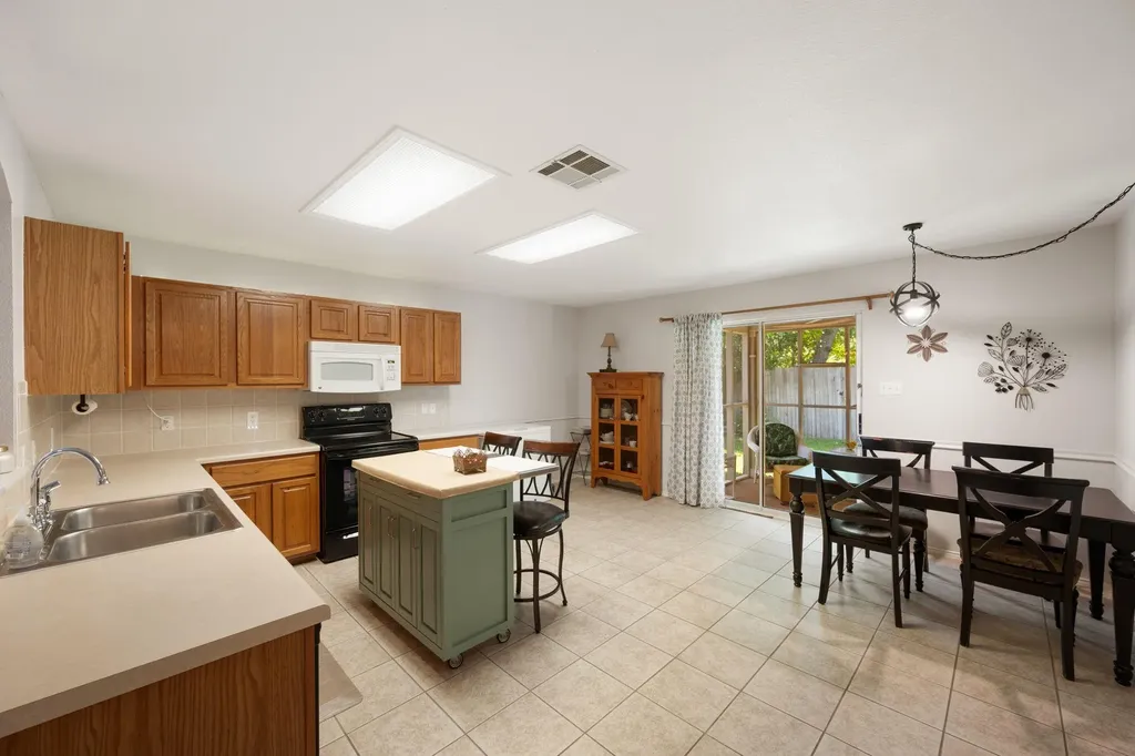 2103 Garrison Drive Leander TX 78641