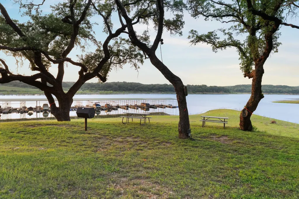 207 Cove Creek Drive Spicewood TX 78669