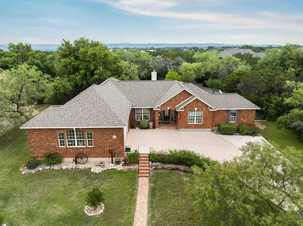 207 Cove Creek Drive Spicewood TX 78669