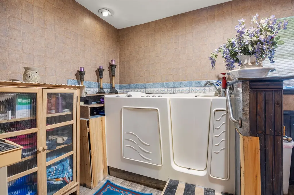 606 E Liberty Avenue Round Rock TX 78664