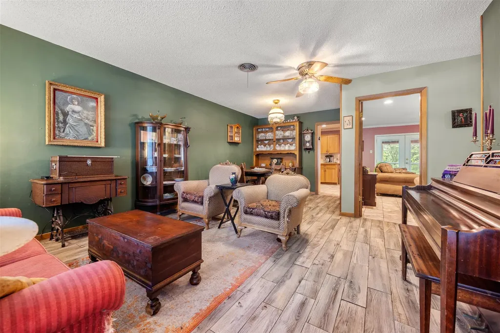 606 E Liberty Avenue Round Rock TX 78664