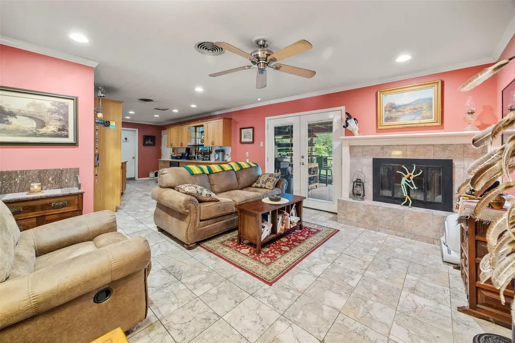 606 E Liberty Avenue Round Rock TX 78664
