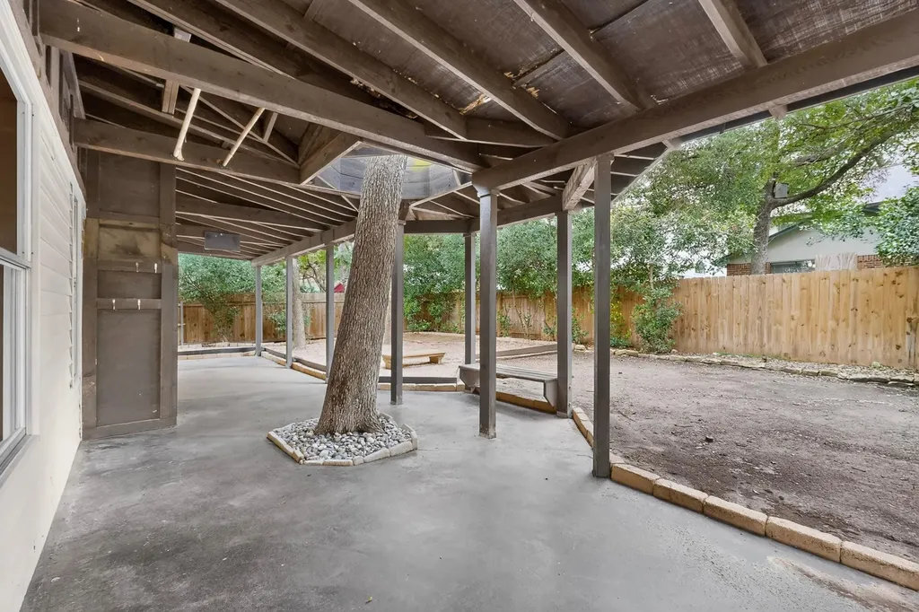 7441 Dallas Drive Austin TX 78729