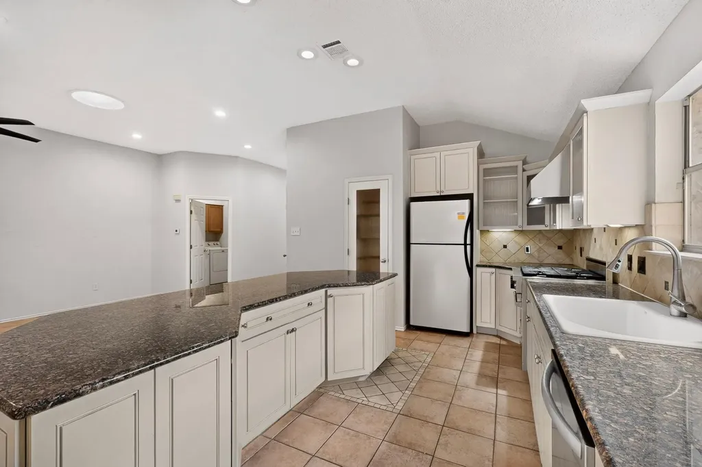 7441 Dallas Drive Austin TX 78729