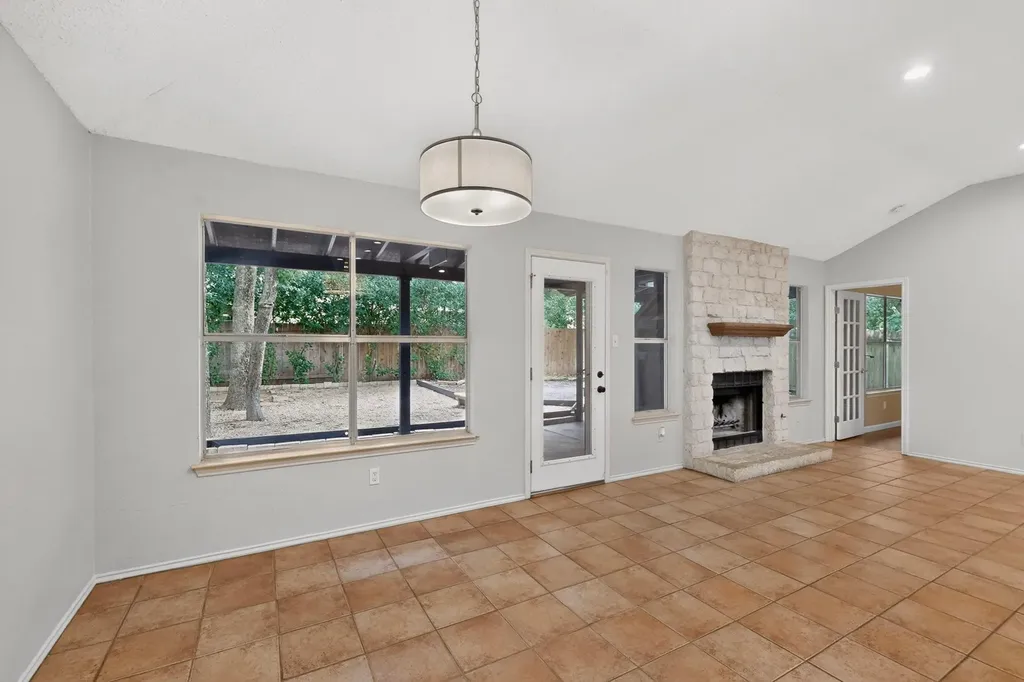 7441 Dallas Drive Austin TX 78729