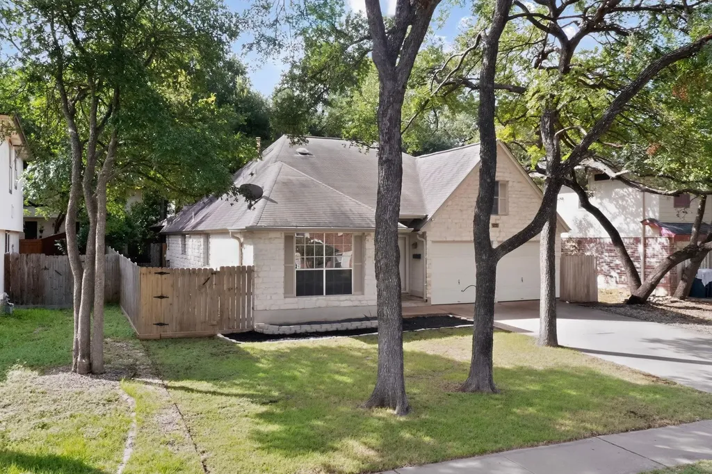 7441 Dallas Drive Austin TX 78729