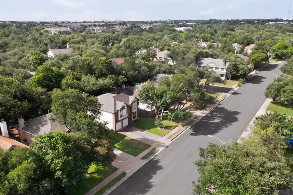 7441 Dallas Drive Austin TX 78729
