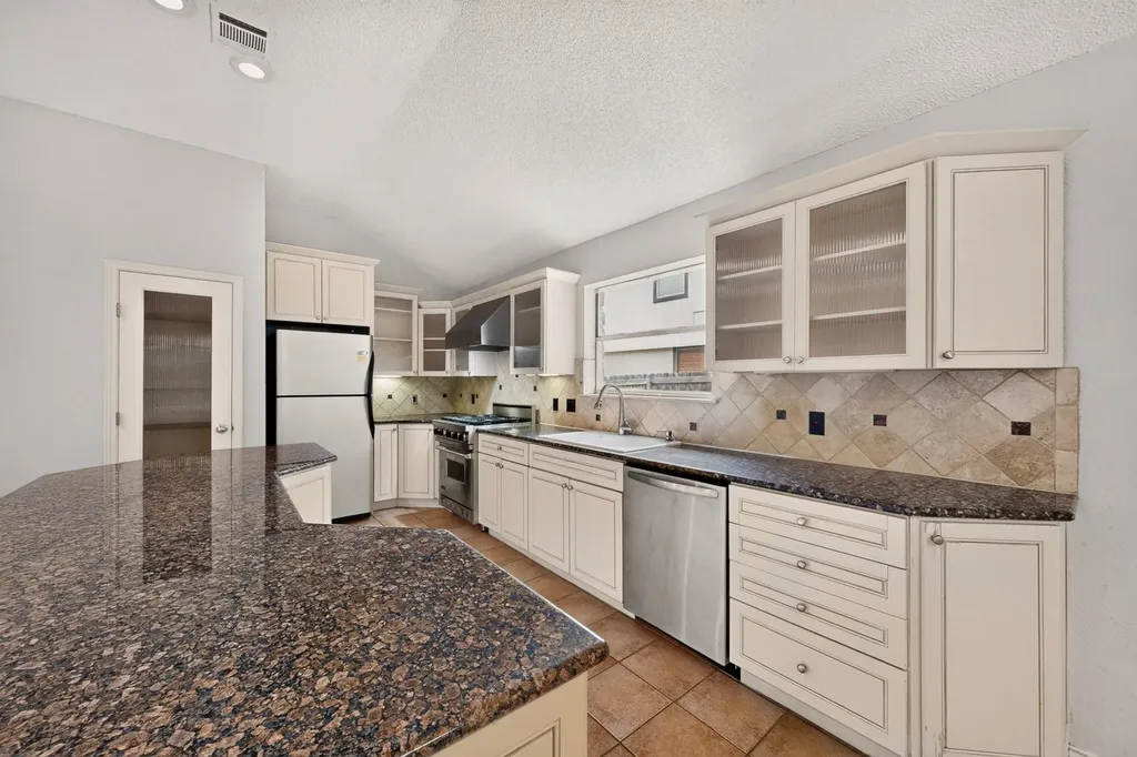 7441 Dallas Drive Austin TX 78729