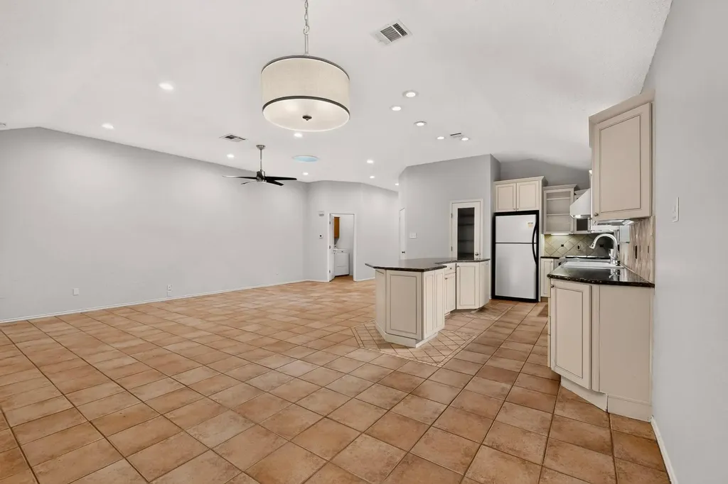 7441 Dallas Drive Austin TX 78729