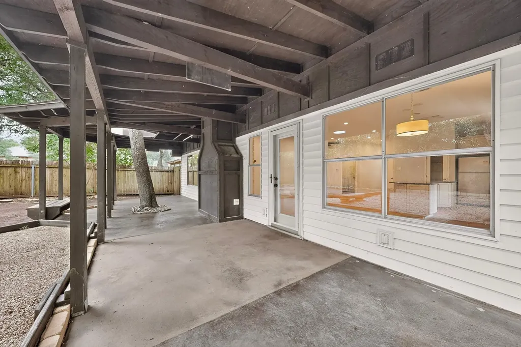 7441 Dallas Drive Austin TX 78729