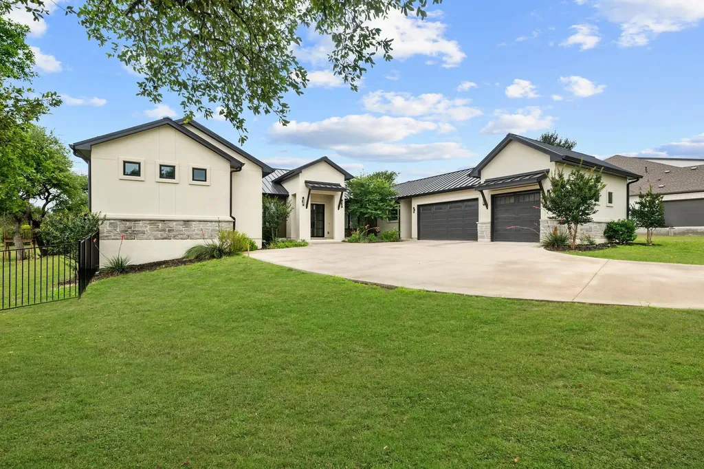 125 Stockman Drive Dripping Springs TX 78620