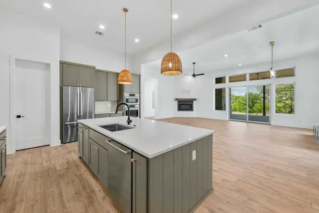 125 Stockman Drive Dripping Springs TX 78620