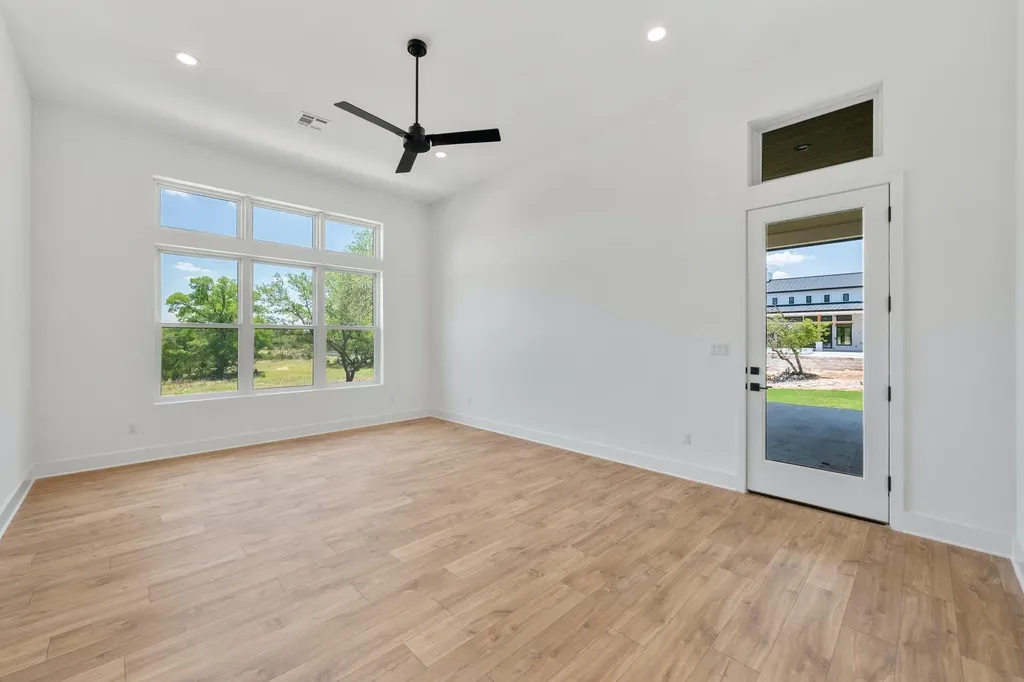125 Stockman Drive Dripping Springs TX 78620