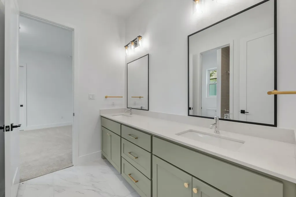 125 Stockman Drive Dripping Springs TX 78620