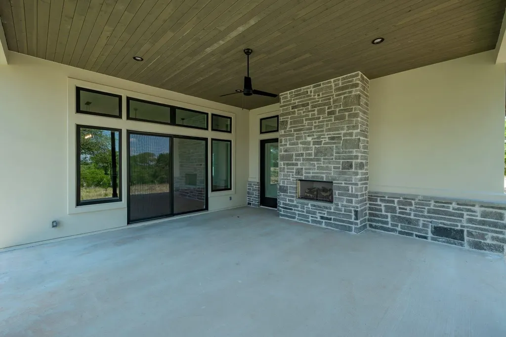 125 Stockman Drive Dripping Springs TX 78620