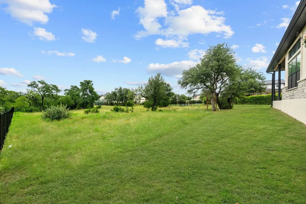 125 Stockman Drive Dripping Springs TX 78620