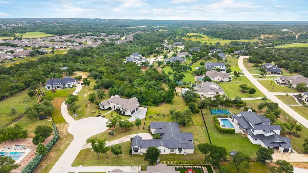 125 Stockman Drive Dripping Springs TX 78620