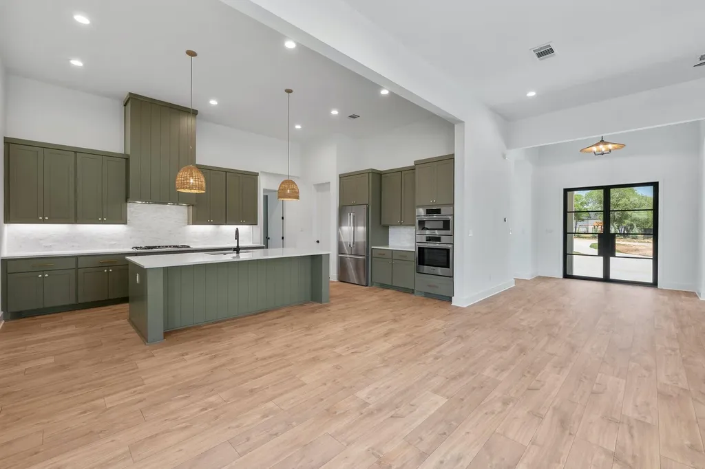 125 Stockman Drive Dripping Springs TX 78620