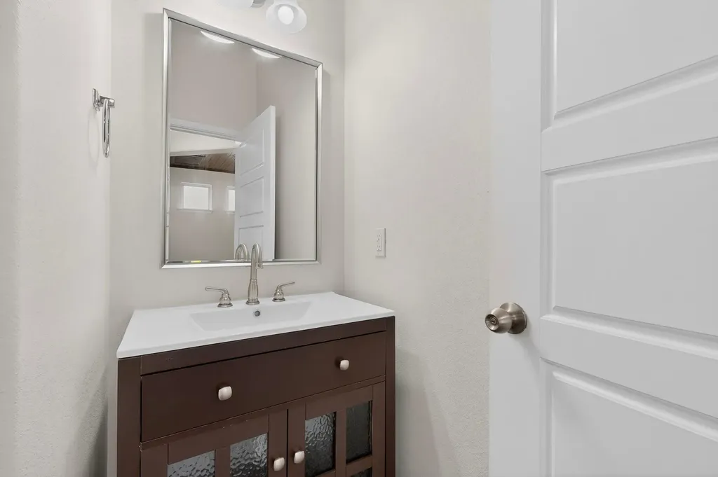 5417 Kara Drive Austin TX 78744