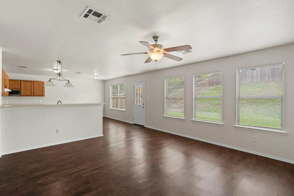 208 Dandelion Loop Kyle TX 78640