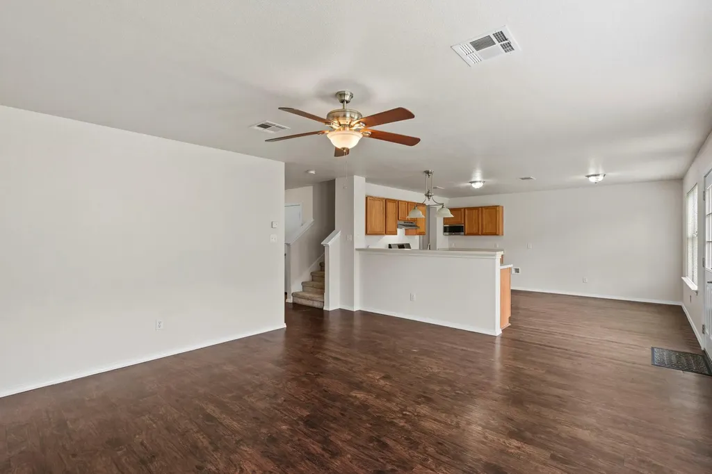 208 Dandelion Loop Kyle TX 78640