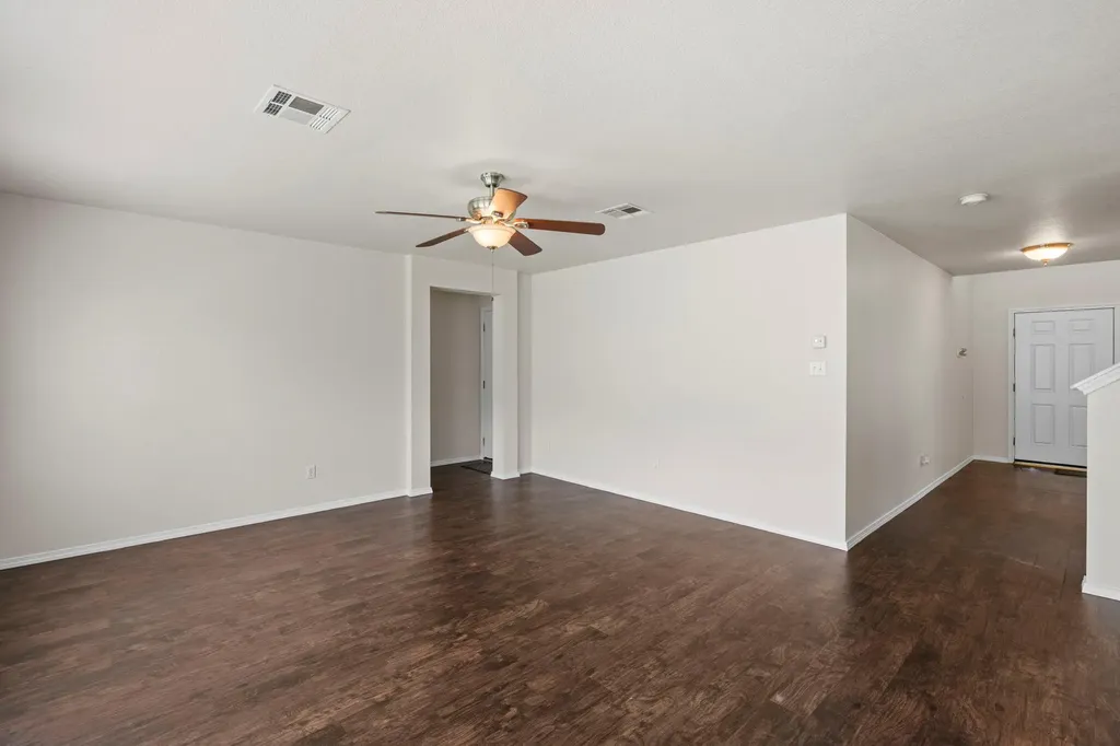 208 Dandelion Loop Kyle TX 78640