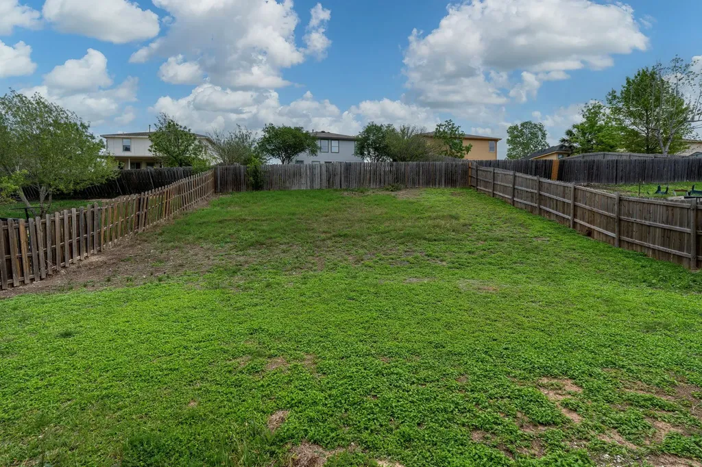 208 Dandelion Loop Kyle TX 78640