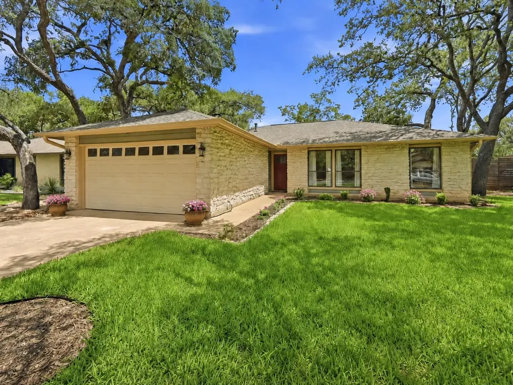 5002 Dry Oak Trail Austin TX 78749