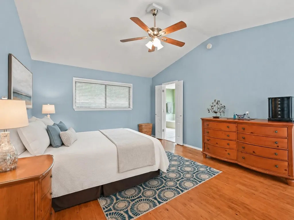 5002 Dry Oak Trail Austin TX 78749