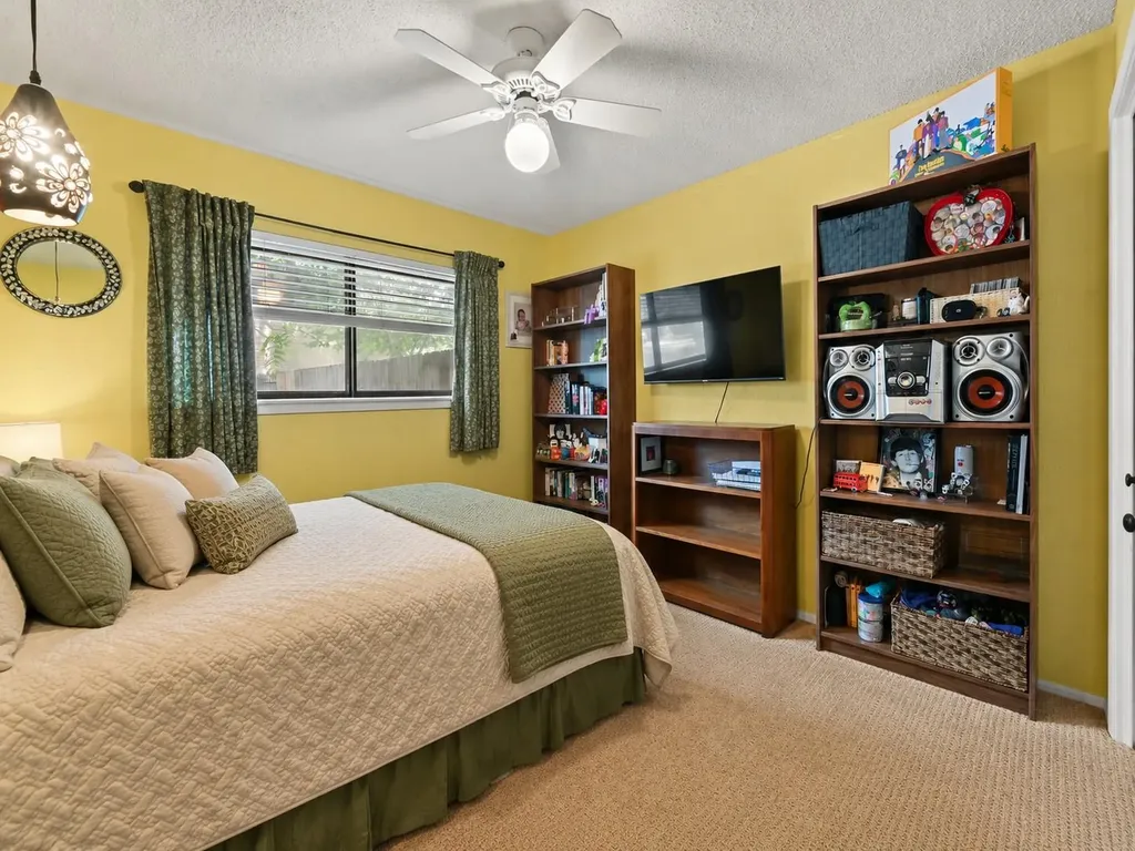 5002 Dry Oak Trail Austin TX 78749