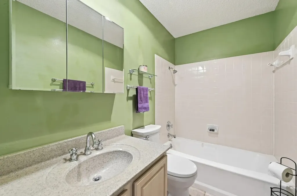 5002 Dry Oak Trail Austin TX 78749