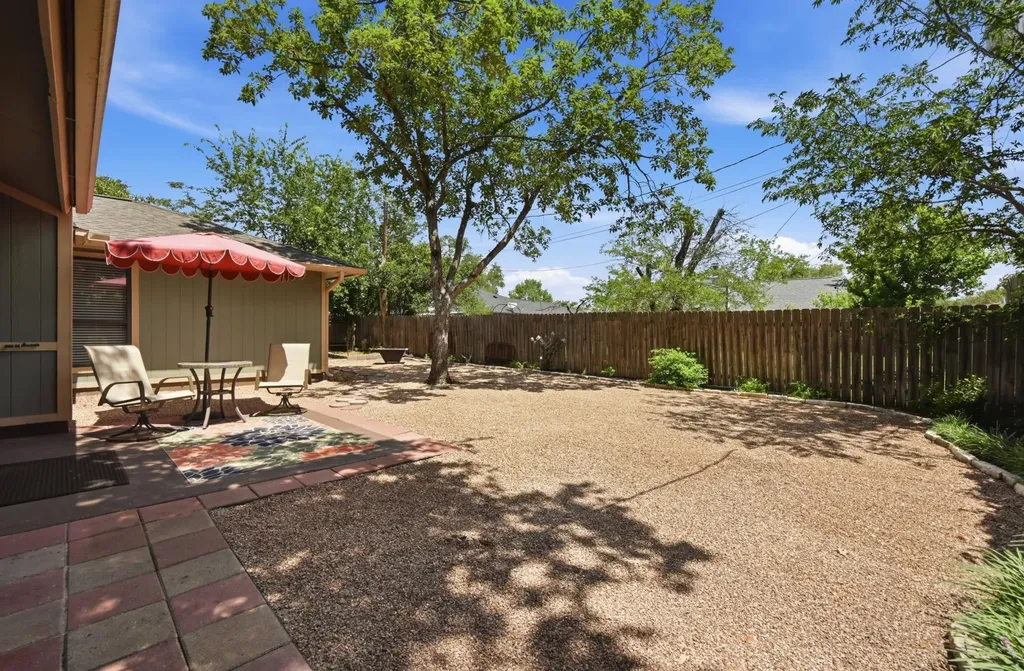 5002 Dry Oak Trail Austin TX 78749