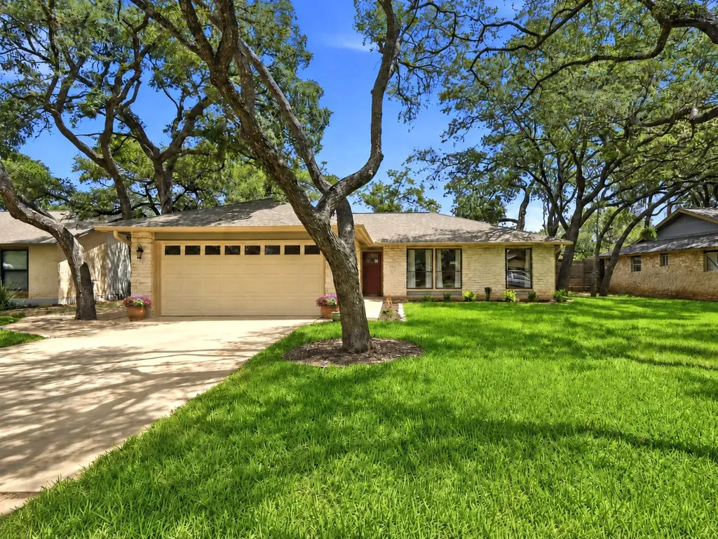 5002 Dry Oak Trail Austin TX 78749