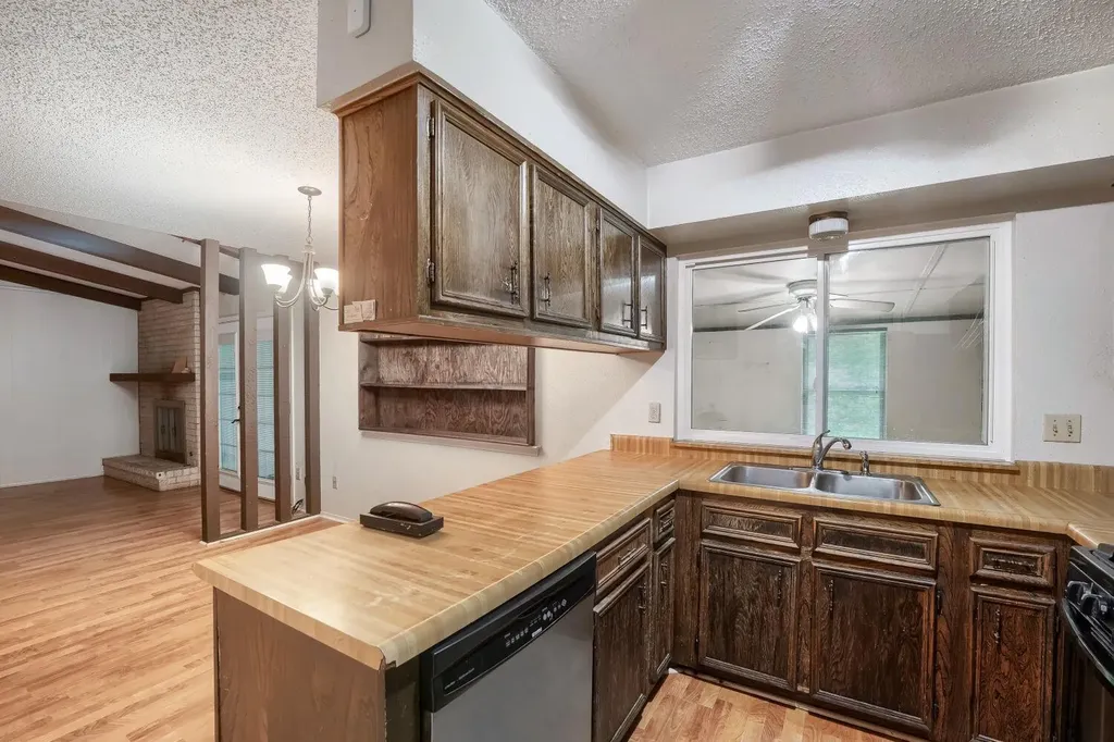 5107 Suburban Drive Austin TX 78745