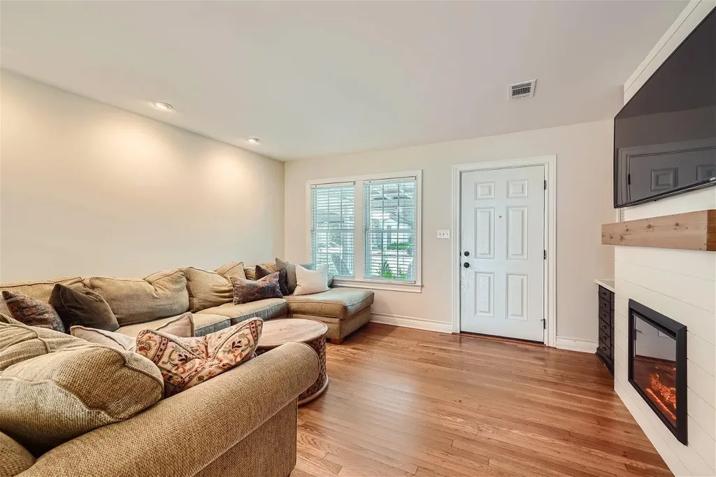 1215 Payne Avenue Austin TX 78757