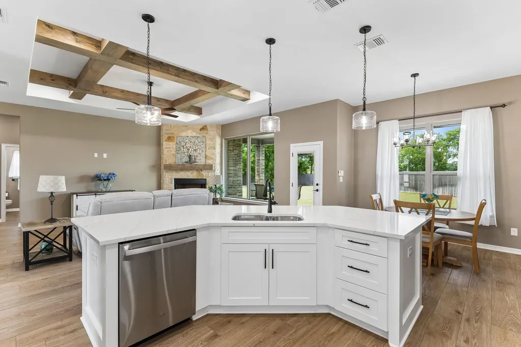 812 Eagle Claw Cove Salado TX 76571