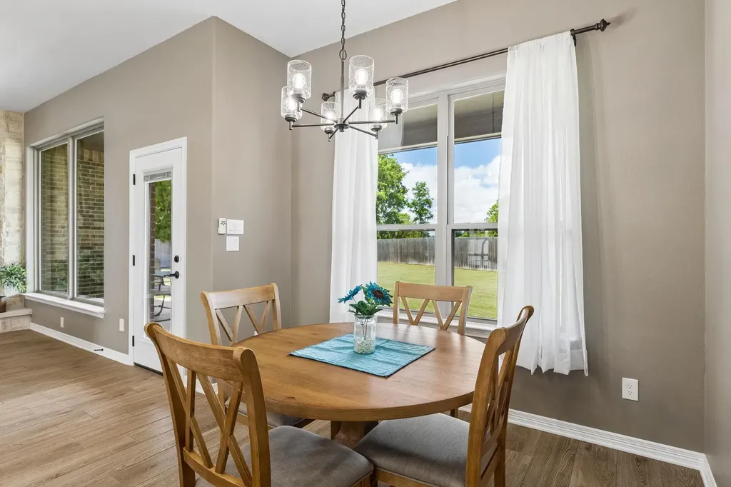 812 Eagle Claw Cove Salado TX 76571