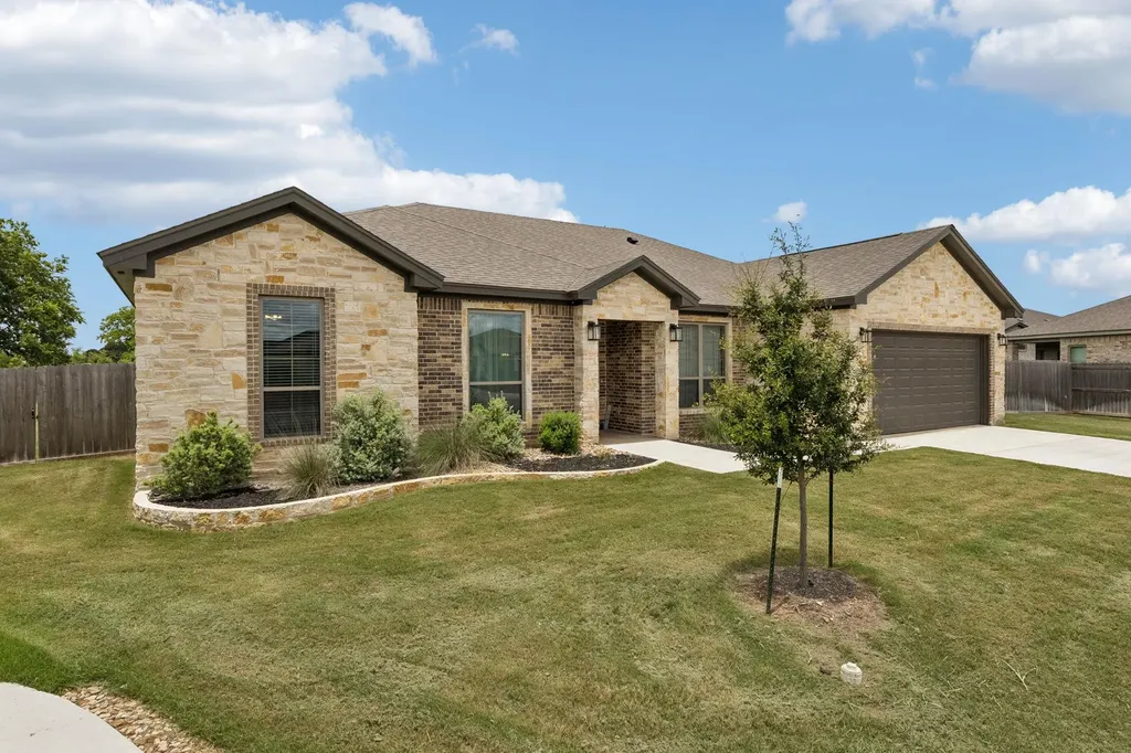 812 Eagle Claw Cove Salado TX 76571