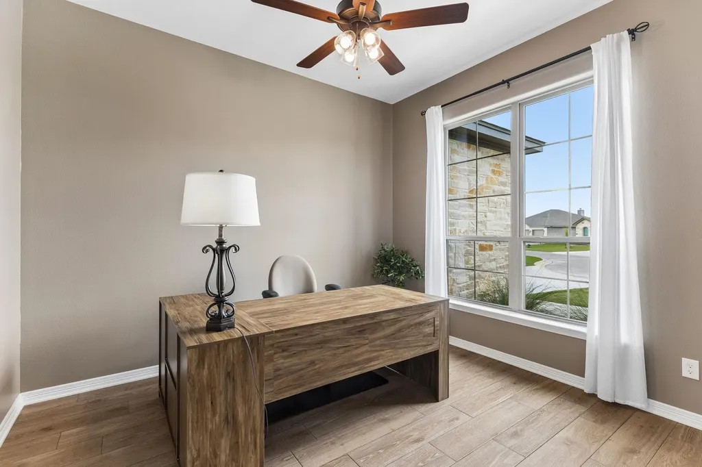 812 Eagle Claw Cove Salado TX 76571