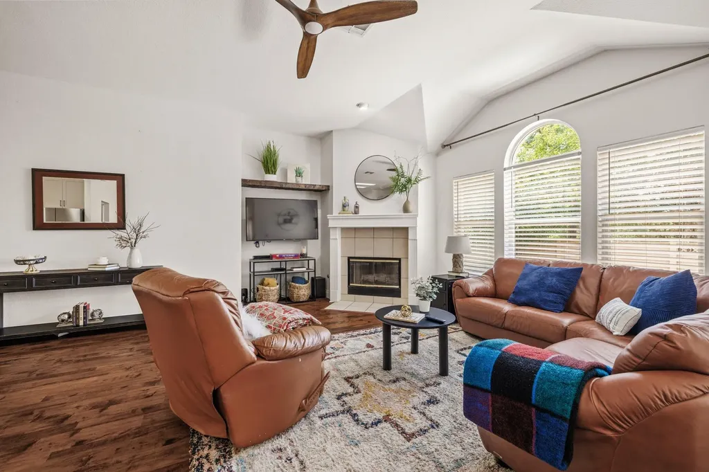 3011 Bent Tree Loop Round Rock TX 78681