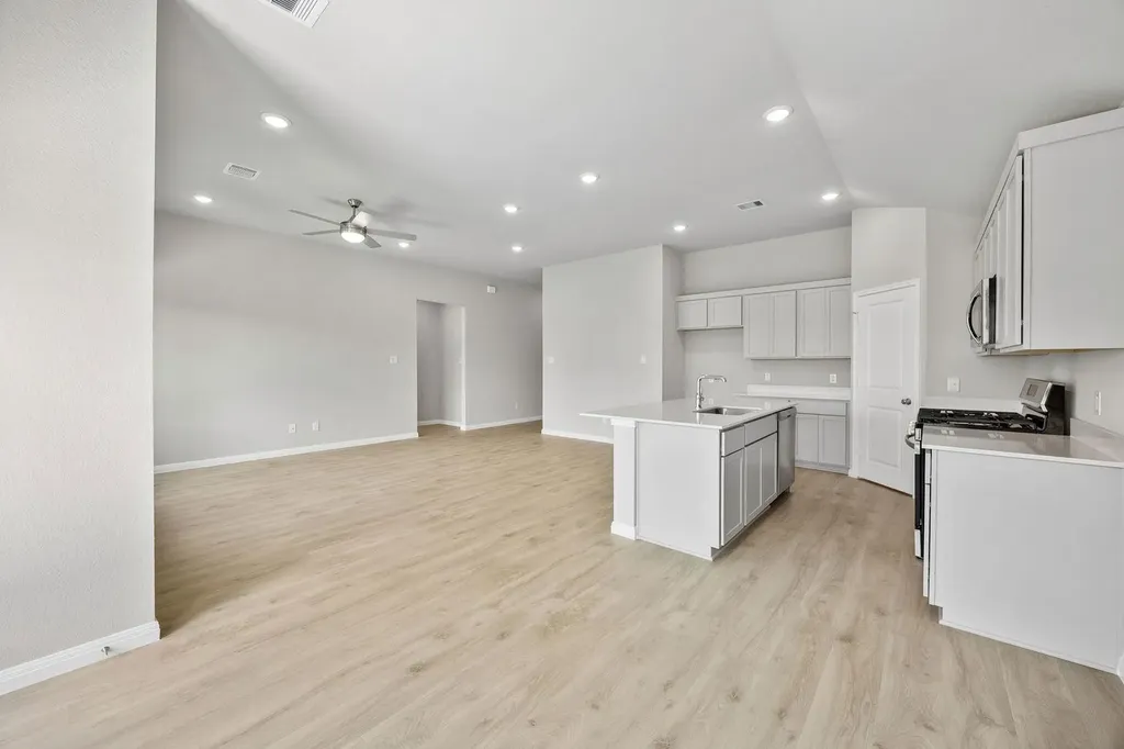 4729 Bridwell Austin TX 78754