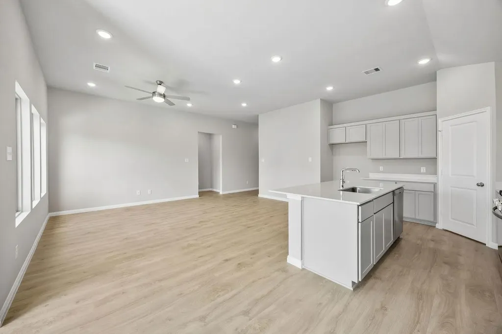 4729 Bridwell Austin TX 78754