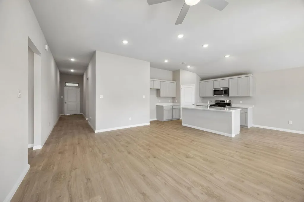 4729 Bridwell Austin TX 78754