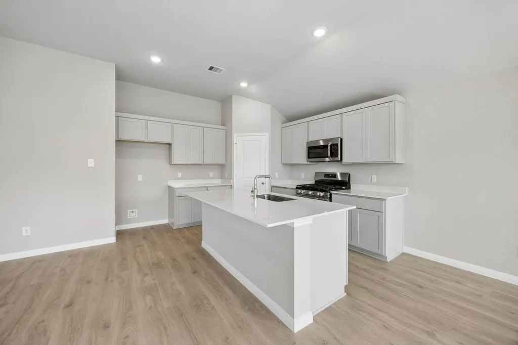 4729 Bridwell Austin TX 78754