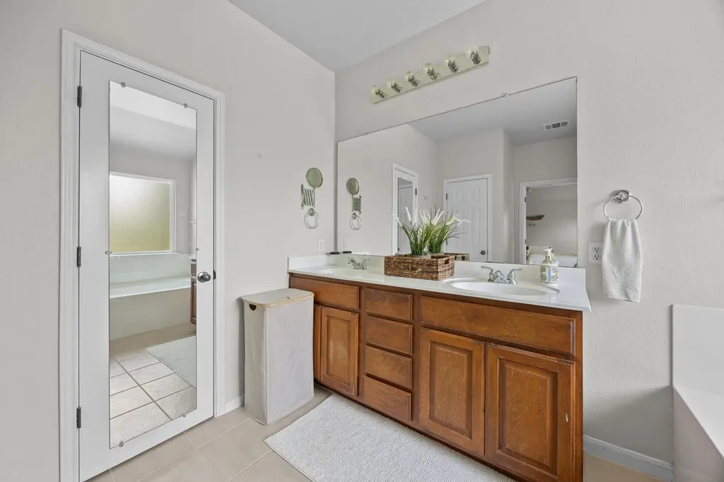1116 Applerock Leander TX 78641