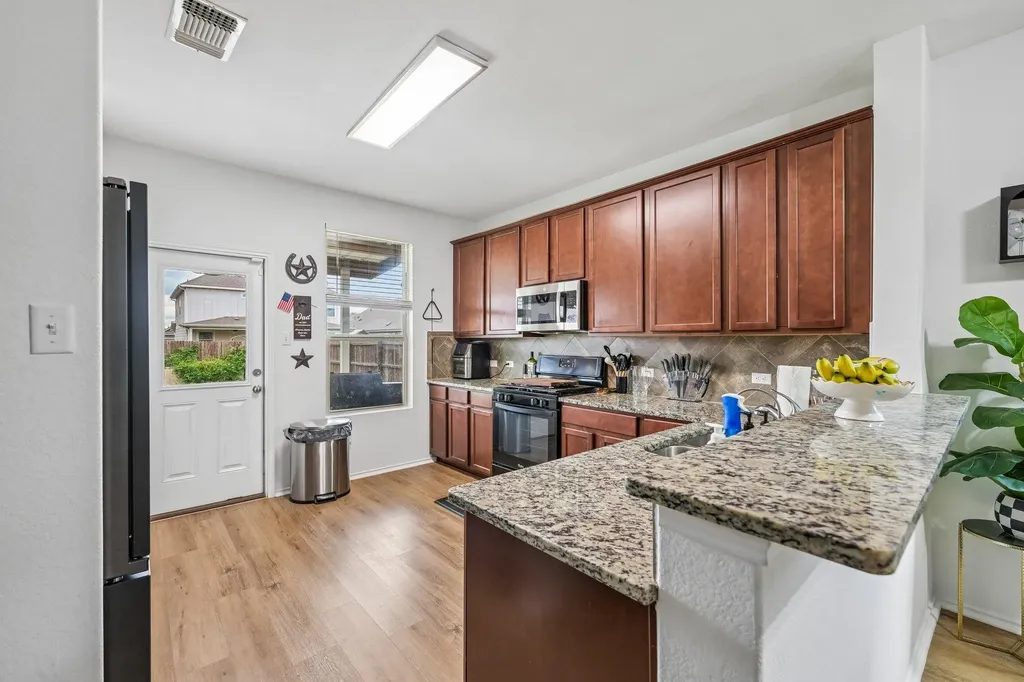 216 La Dera Drive Liberty Hill TX 78642