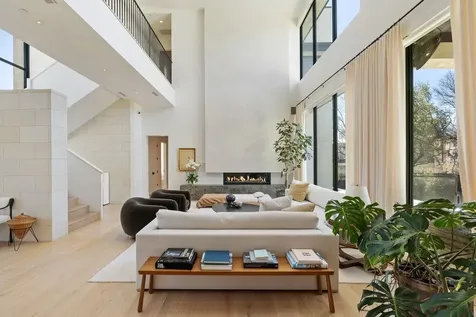 5 Inwood Cove Austin TX 78746