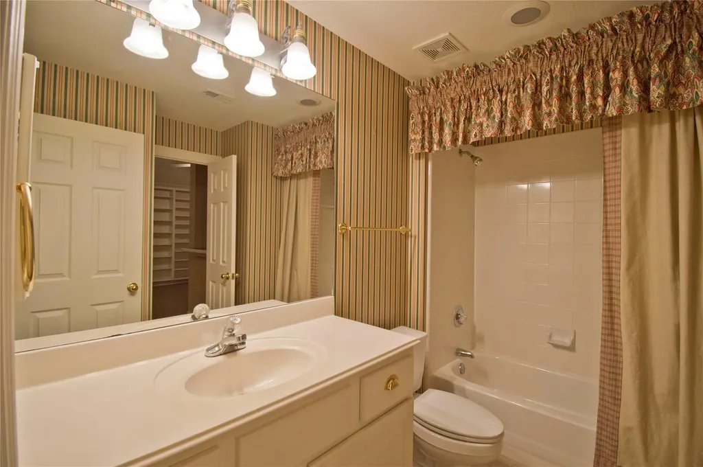 17323 Fountain Bluff Drive San Antonio TX 78248